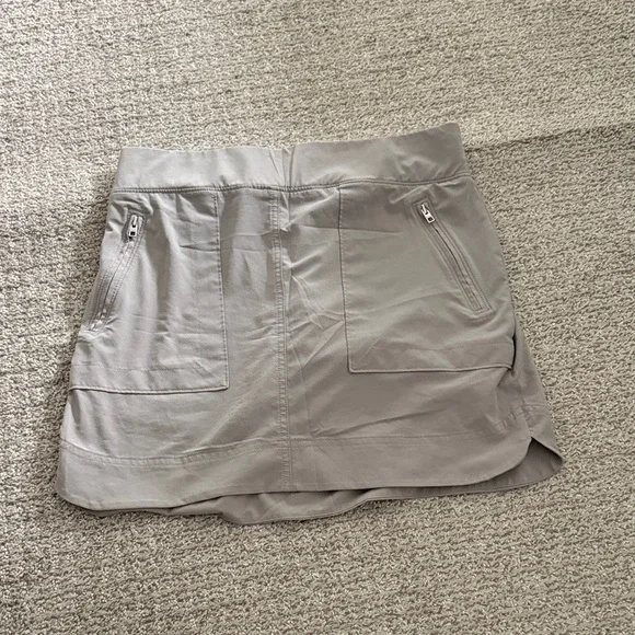 Athleta Gray Skirt with shorts built in - Picture 1 of 4